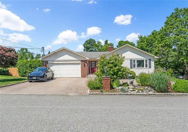2nd image of 94 Greening Ln, Cranston, RI 02920 | MLS# 1417179