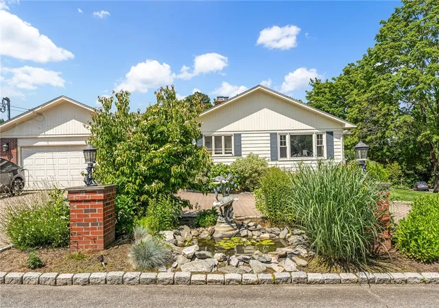 4th image of 94 Greening Ln, Cranston, RI 02920 | MLS# 1417179