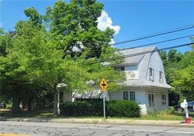 Homes for sale in Westerly, RI | 395 Bradford Rd, Westerly, RI 02808 | MLS# 1417260