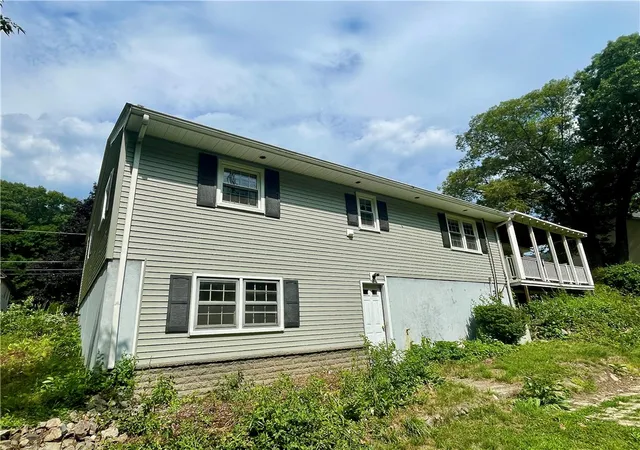 3rd image of 182 Highland St, Woonsocket, RI 02895 | MLS# 1416865