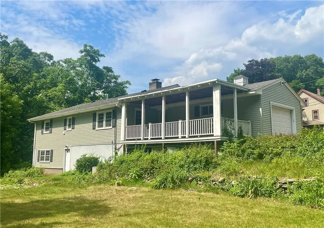 4th image of 182 Highland St, Woonsocket, RI 02895 | MLS# 1416865