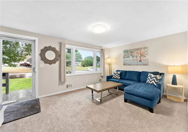 4th image of 84 Hilton Rd, Warwick, RI 02889 | MLS# 1417274