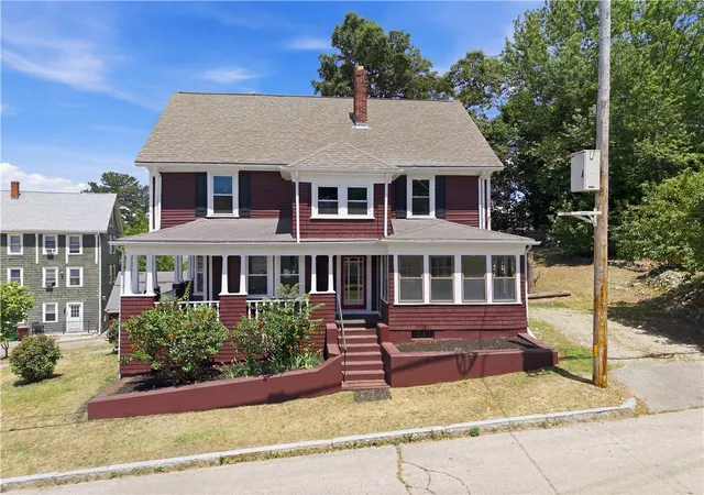 2nd image of 430 Cumberland Hill Rd, Woonsocket, RI 02895 | MLS# 1416893