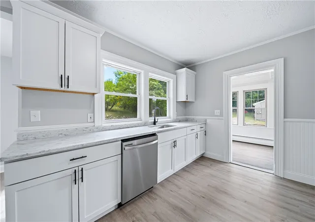 4th image of 430 Cumberland Hill Rd, Woonsocket, RI 02895 | MLS# 1416893