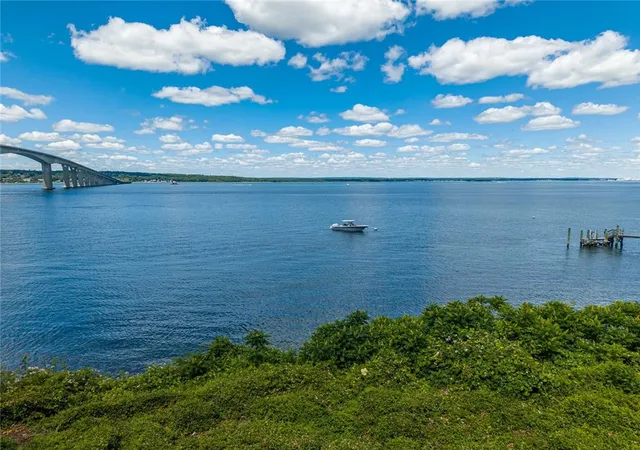 3rd image of 129 Seaside Dr, Jamestown, RI 02835 | MLS# 1417282