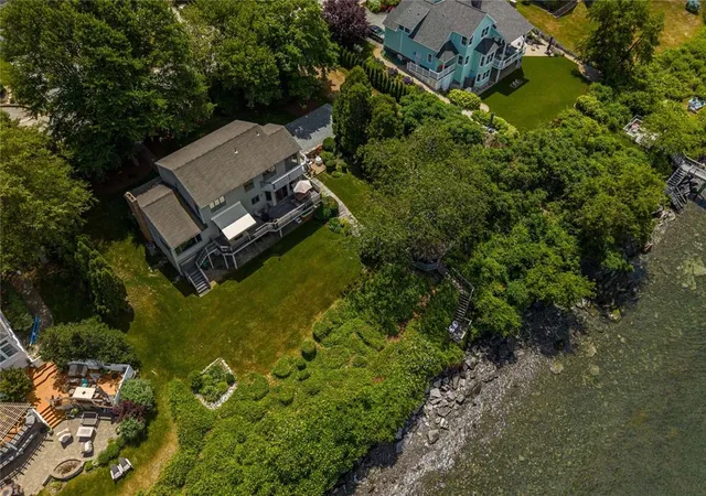 4th image of 129 Seaside Dr, Jamestown, RI 02835 | MLS# 1417282