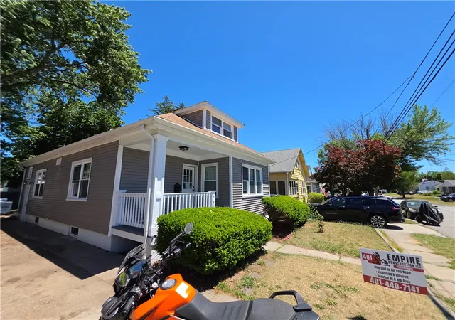 2nd image of 286 Sutton Ave, East Providence, RI 02914 | MLS# 1417267