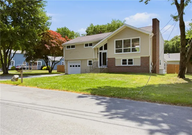 1st image of 5 Baldwin Dr, Johnston, RI 02919 | MLS# 1417294