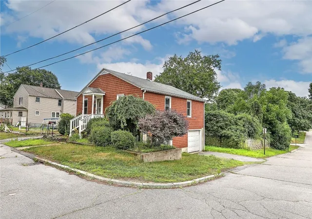 Homes for sale in Woonsocket, RI | 264 Phillips St, Woonsocket, RI 02895 | MLS# 1417102