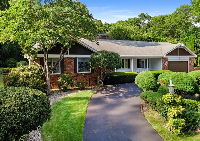 Homes for sale in East Greenwich, RI | 20 Oak Dell Cir, East Greenwich, RI 02818 | MLS# 1416937