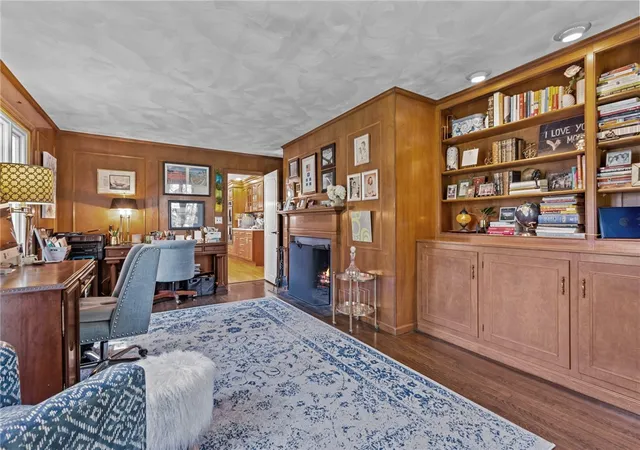 Homes for sale in East Greenwich, RI | 1340 Waterford Dr, East Greenwich, RI 02818 | MLS# 1417330