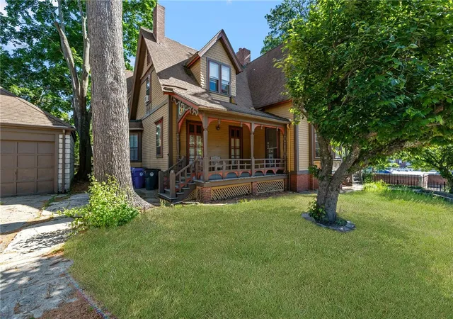 2nd image of 118 Williams St, Providence, RI 02906 | MLS# 1417370