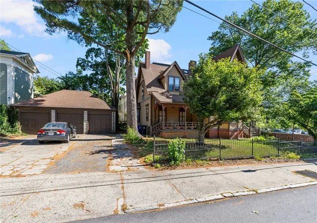 3rd image of 118 Williams St, Providence, RI 02906 | MLS# 1417370