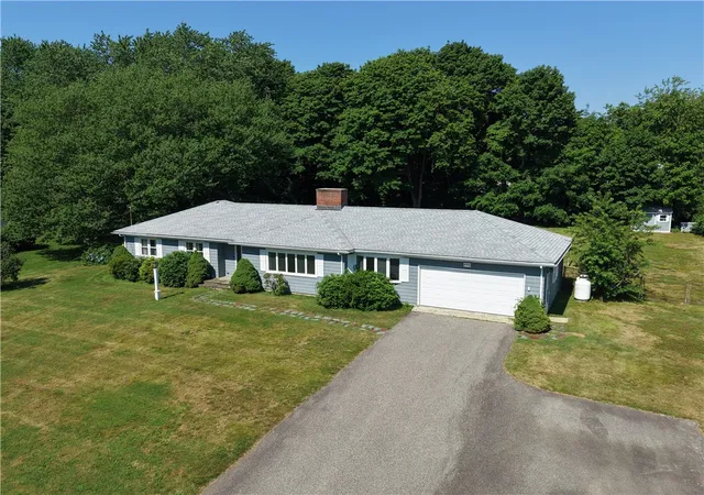 Homes for sale in Middletown, RI | 8 Wabasso Ter, Middletown, RI 02842 | MLS# 1417182