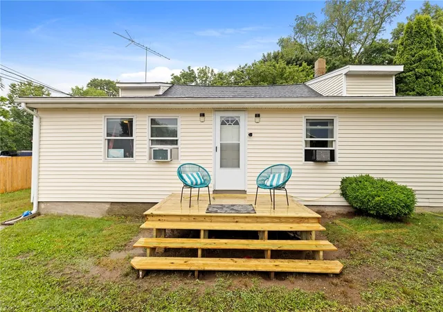 Homes for sale in West Warwick, RI | 64 Tiogue Ave, West Warwick, RI 02893 | MLS# 1417364