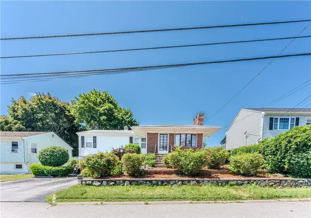 Photo 4 of Sale Pending at 8 Flanders St, Johnston, RI 02919 | MLS# 1417416 | Listing updated on 2026-08-03