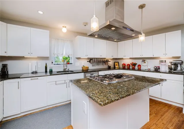 Homes for sale in Tiverton, RI | 1019 Main Rd, Tiverton, RI 02878 | MLS# 1417419
