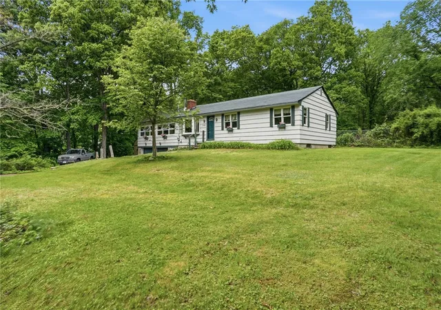 Homes for sale in Coventry, RI | 1556 Harkney Hil Rd, Coventry, RI 02816 | MLS# 1417417