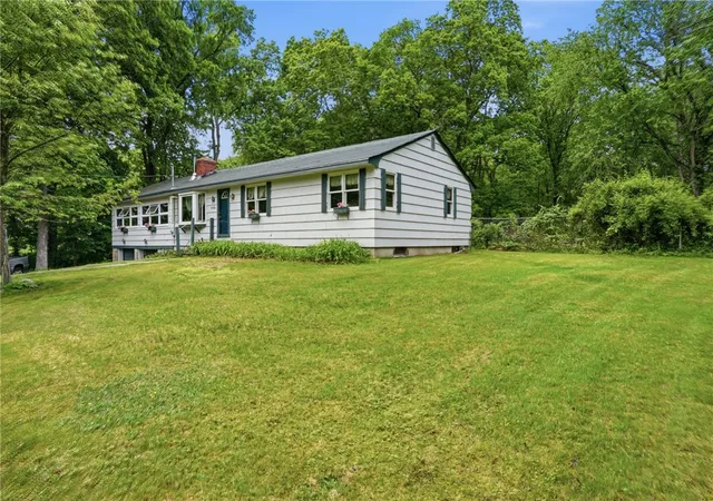 Homes for sale in Coventry, RI | 1556 Harkney Hil Rd, Coventry, RI 02816 | MLS# 1417417