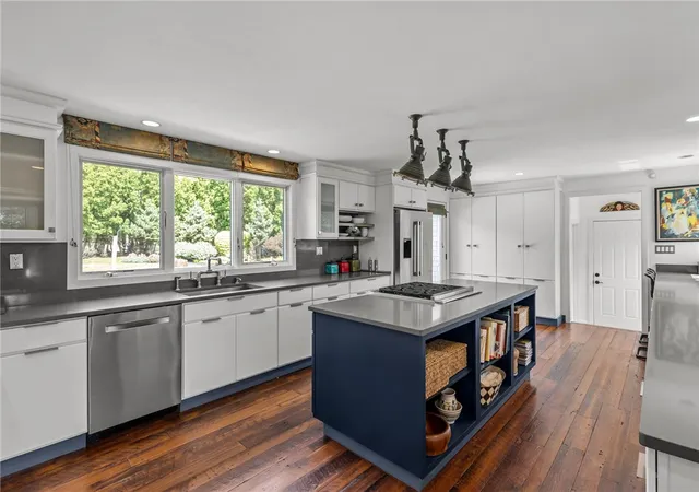 Photo 2 of Single family home for sale at 11 Stonegate Rd, Warren, RI 02885 | MLS# 1417420 | Listing updated on 2026-08-25