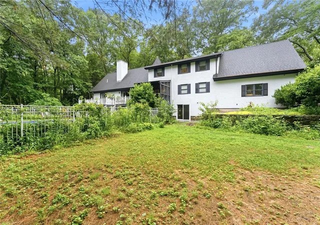 Homes for sale in Smithfield, RI | 14 Maplecrest Dr, Smithfield, RI 02828 | MLS# 1417250