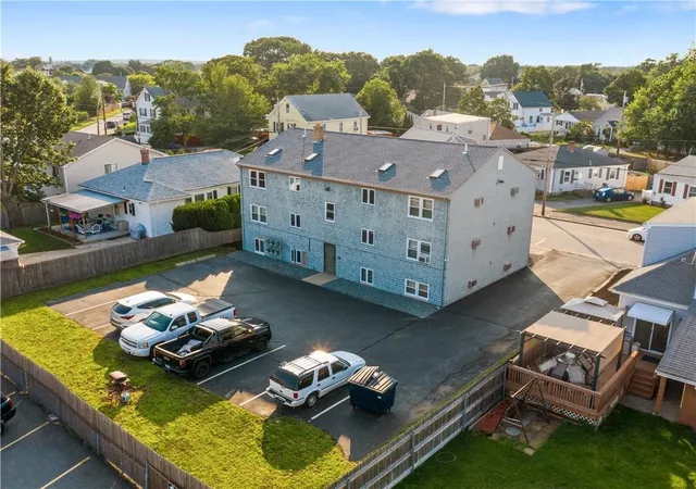3rd image of 715 Cottage St, Pawtucket, RI 02861 | MLS# 1417450