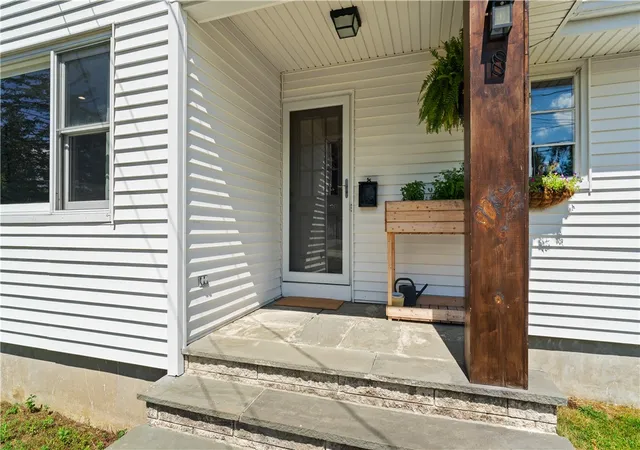 5th image of 8 Longvue Ave, Westerly, RI 02891 | MLS# 1416874
