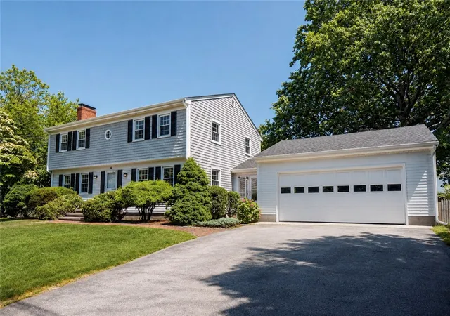 Homes for sale in Portsmouth, RI | 94 Ferreira Ter, Portsmouth, RI 02871 | MLS# 1417456