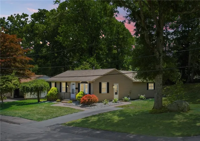 3rd image of 162 Princeton Ave, Coventry, RI 02816 | MLS# 1417149