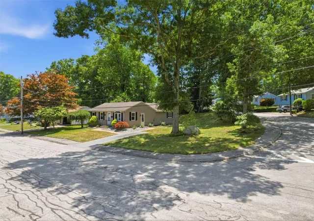 5th image of 162 Princeton Ave, Coventry, RI 02816 | MLS# 1417149