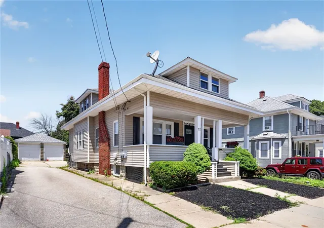Homes for sale in Cranston, RI | 217 Pontiac Ave, Cranston, RI 02910 | MLS# 1417454