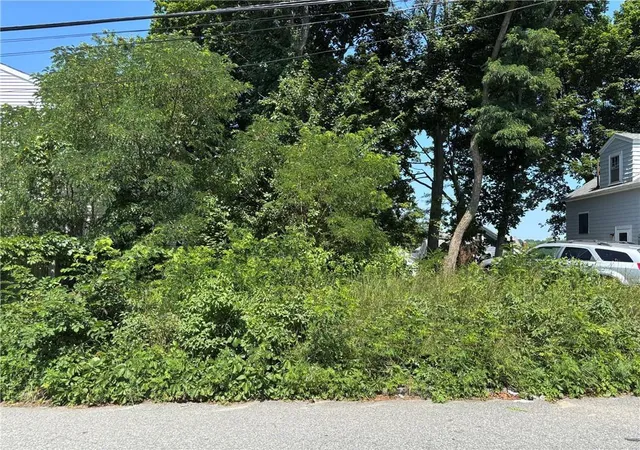 1st image of 127 Sunbury St, Providence, RI 02908 | MLS# 1417471