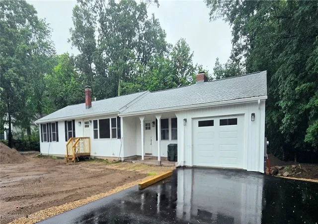 Photo 3 of Sale Pending at 513 Knotty Oak Rd, Coventry, RI 02816 | MLS# 1417071 | Listing updated on 2026-09-01