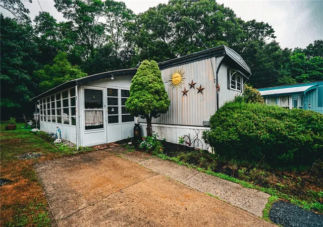 Homes for sale in Warwick, RI | 979 Tollgate Rd, Warwick, RI 02886 | MLS# 1417201