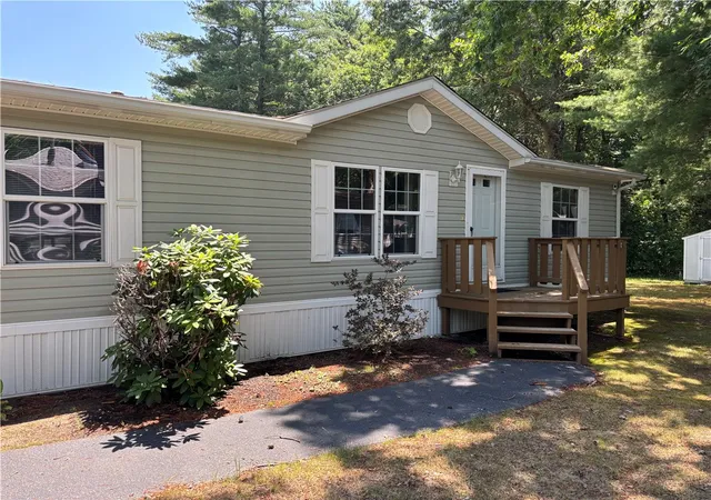 Homes for sale in Coventry, RI | 1 Darius Ln, Coventry, RI 02816 | MLS# 1417286