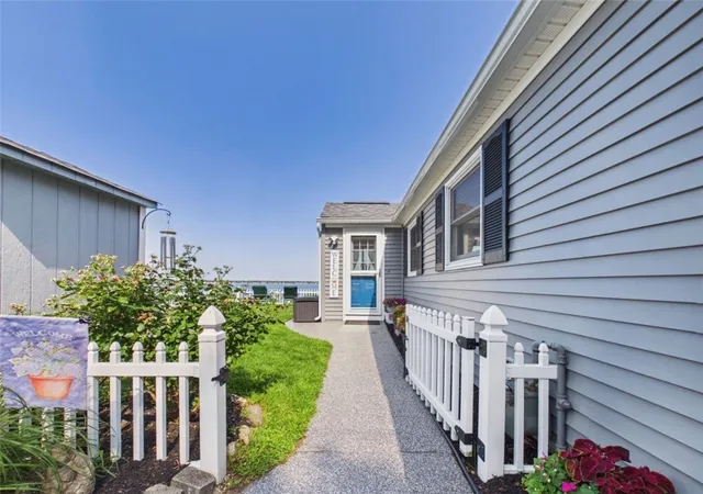 4th image of 69 Namquid Dr, Warwick, RI 02888 | MLS# 1417435