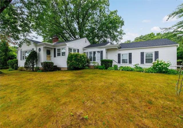 Homes for sale in Cranston, RI | 95 Priscilla Dr, Cranston, RI 02921 | MLS# 1417487