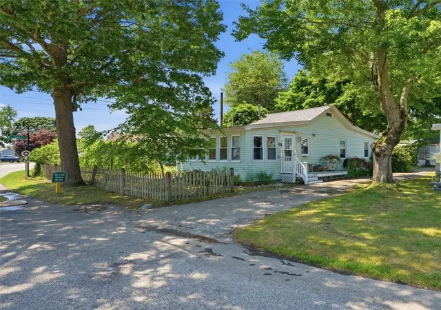 Homes for sale in Warwick, RI | 286 Namquid Dr, Warwick, RI 02888 | MLS# 1417480