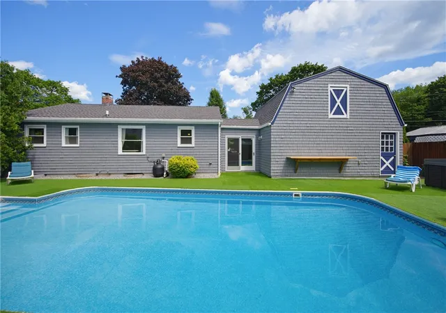 Photo 4 of Single family home for sale at 178 Halsey Rd, Woonsocket, RI 02895 | MLS# 1417531 | Listing updated on 2026-07-23