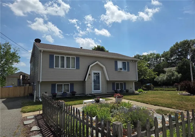Homes for sale in West Warwick, RI | 28 Longbow Dr, West Warwick, RI 02893 | MLS# 1417548