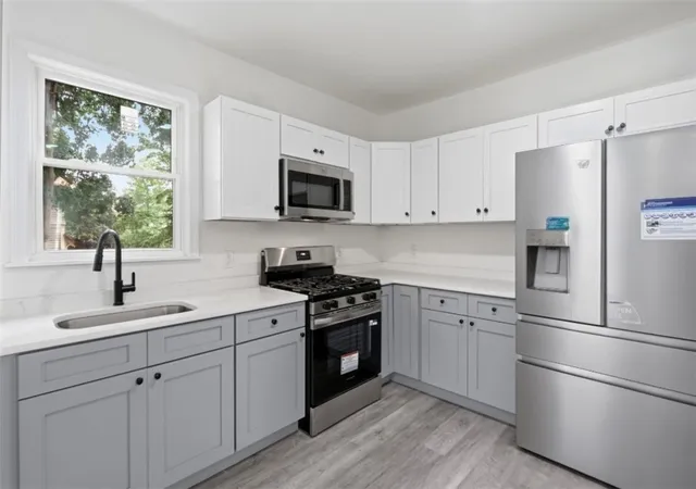 Photo 4 of Sale Pending at 252 California Ave, Providence, RI 02905 | MLS# 1417592 | Listing updated on 2026-08-20