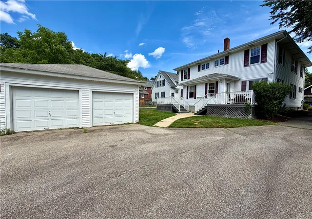Homes for sale in North Smithfield, RI | 47 Homestead Ave, North Smithfield, RI 02896 | MLS# 1417505