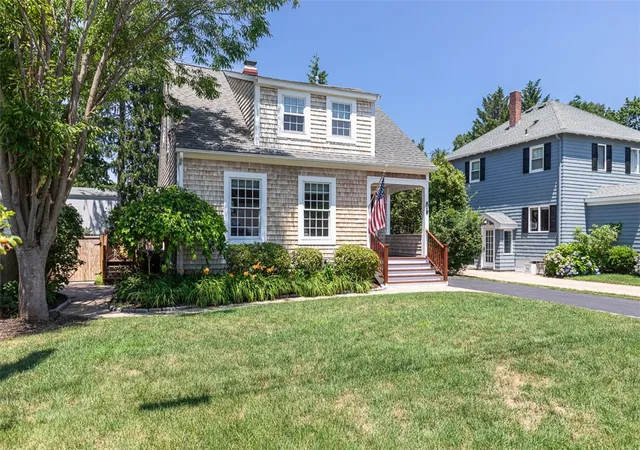 Homes for sale in Barrington, RI | 85 Highland Ave, Barrington, RI 02806 | MLS# 1417382