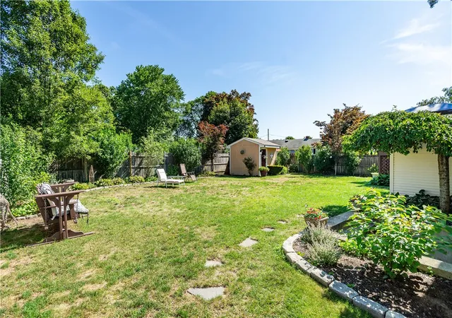 Photo 3 of Single family home for sale at 3 Glendale Ave, Warwick, RI 02889 | MLS# 1417216 | Listing updated on 2026-08-02