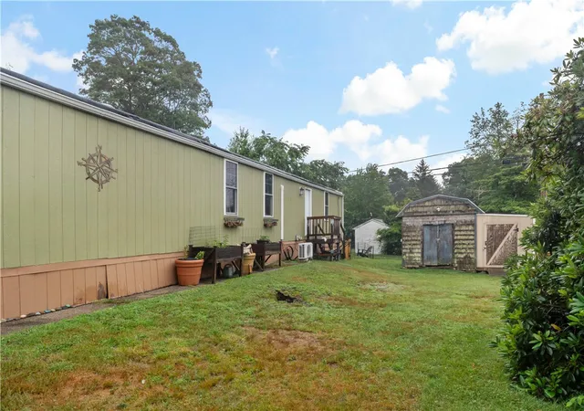 Homes for sale in Tiverton, RI | 301 Bulgarmarsh Rd, Tiverton, RI 02878 | MLS# 1417535