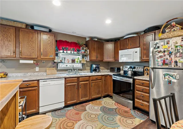 Homes for sale in Tiverton, RI | 301 Bulgarmarsh Rd, Tiverton, RI 02878 | MLS# 1417535