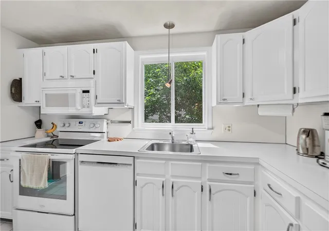 3rd image of 21 Moreland St, Johnston, RI 02919 | MLS# 1417557