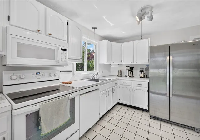 4th image of 21 Moreland St, Johnston, RI 02919 | MLS# 1417557