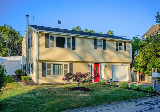 3rd image of 150 Coolidge St, Swansea, MA 02777 | MLS# 1417618