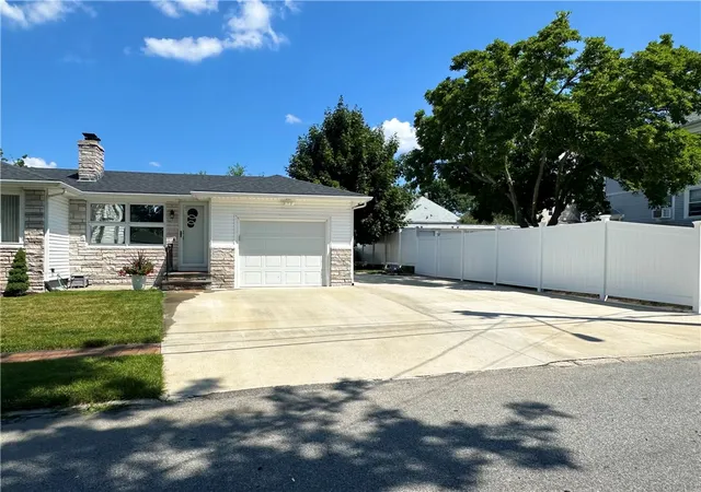Photo 4 of Single family home for sale at 99 Lookout Ave, Cranston, RI 02920 | MLS# 1417628 | Listing updated on 2026-08-04